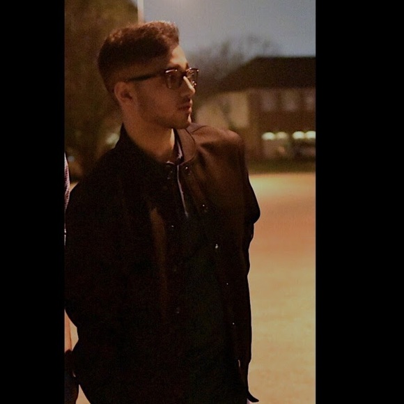 Meet your Posher, Baseer - Picture 1 of 1